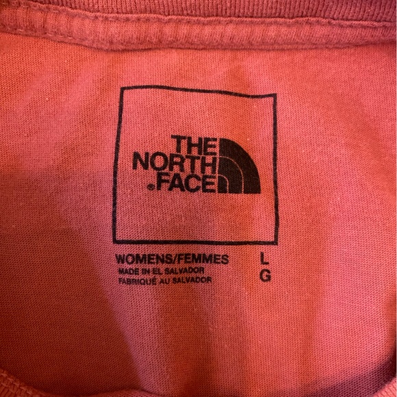 The North face T-Shirt- red box NSE - Picture 5 of 5